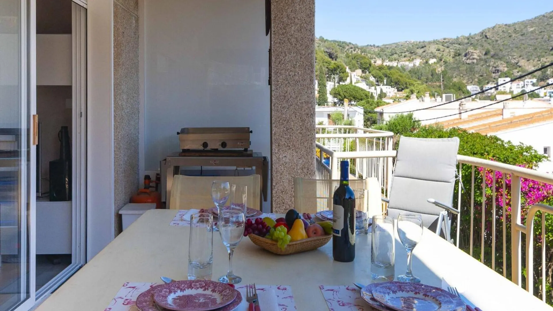 Beautiful 1 Bedroom Apartment In Roses Ampuriabrava