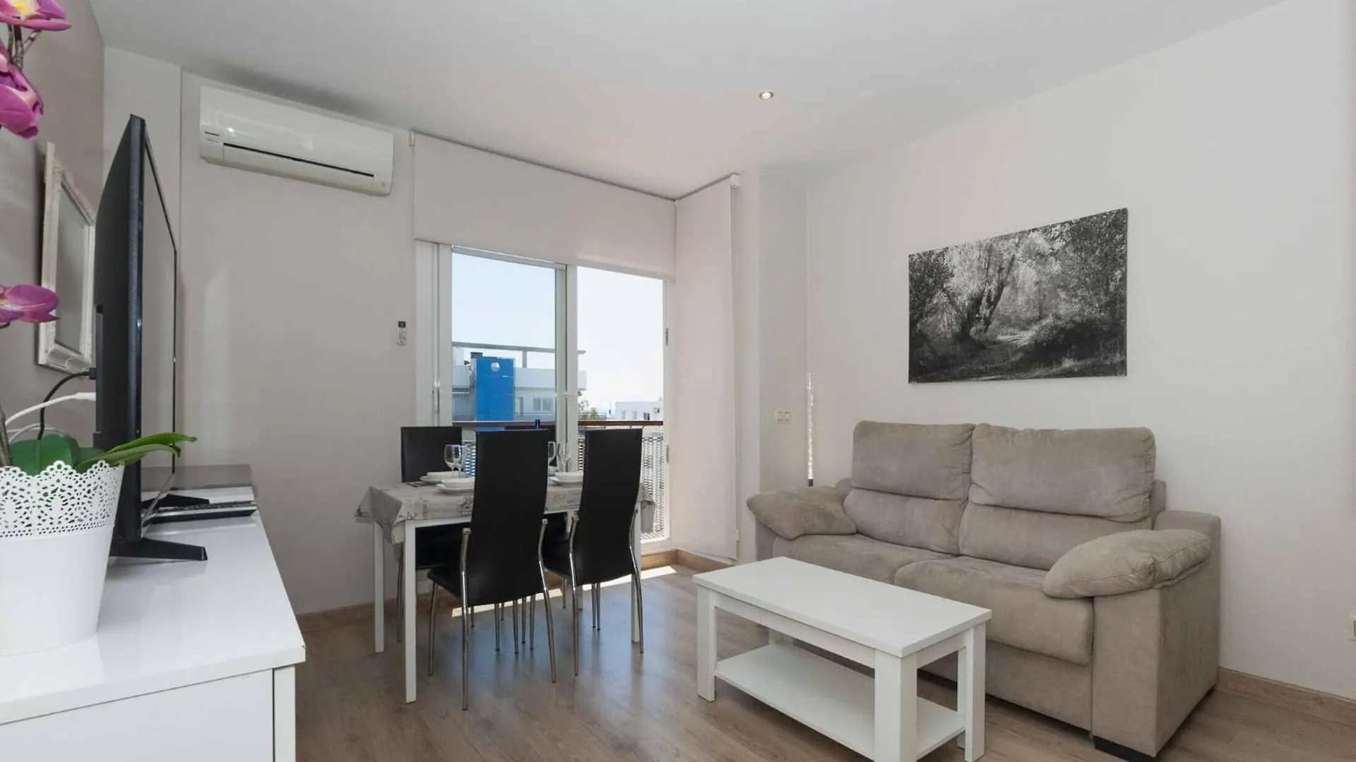 Beautiful 1 Bedroom Apartment In Roses Ampuriabrava